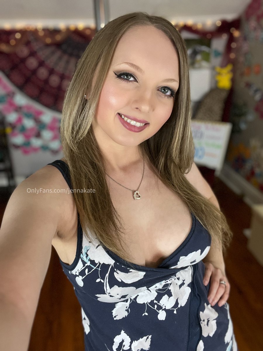 JennaKate197's tweet photo. Getting online now! Come hang with me on MFC and get me naked! 😜🌴

💚 Click this link if you wanna join my chatroom! https://t.co/dFslD0soDE

💙 Become a fan for $10 and get access to tons of content &amp; video discounts! https://t.co/ayNfajQ37Q 

#onmfc #myfreecams #camgirl https://t.co/DTEnNvHPFd