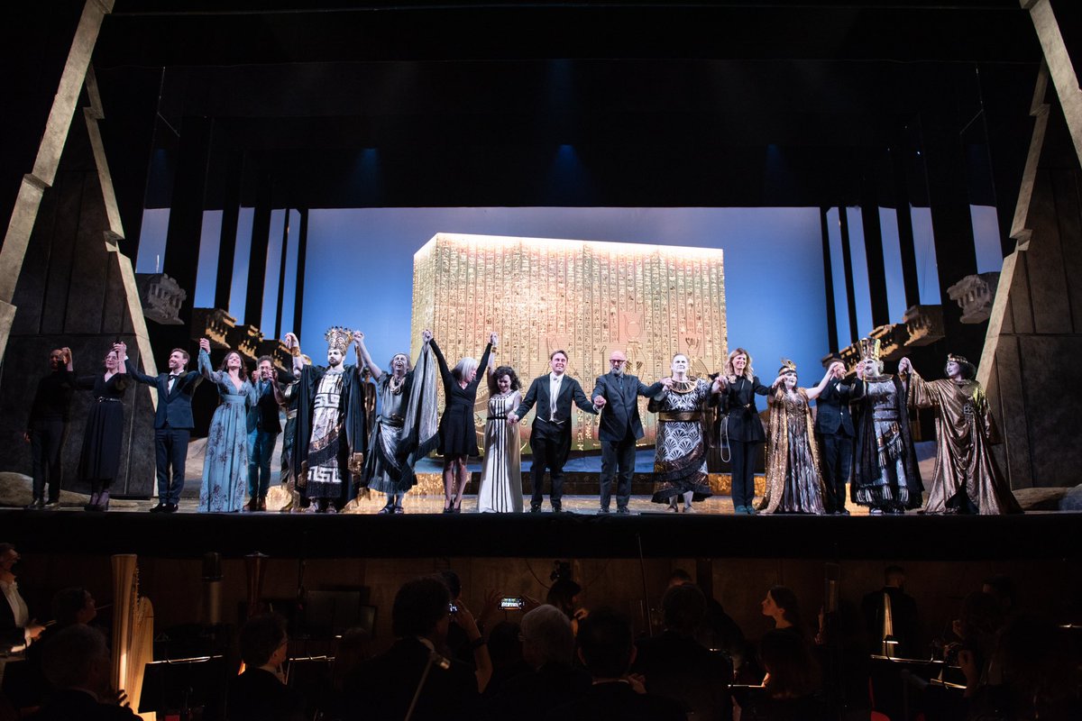 OperaRoma's tweet photo. Ottima la prima!
“Aida” rimane in scena fino al 12 febbraio.
#operaroma #TORaida #aida https://t.co/KE8cb1zR4Q