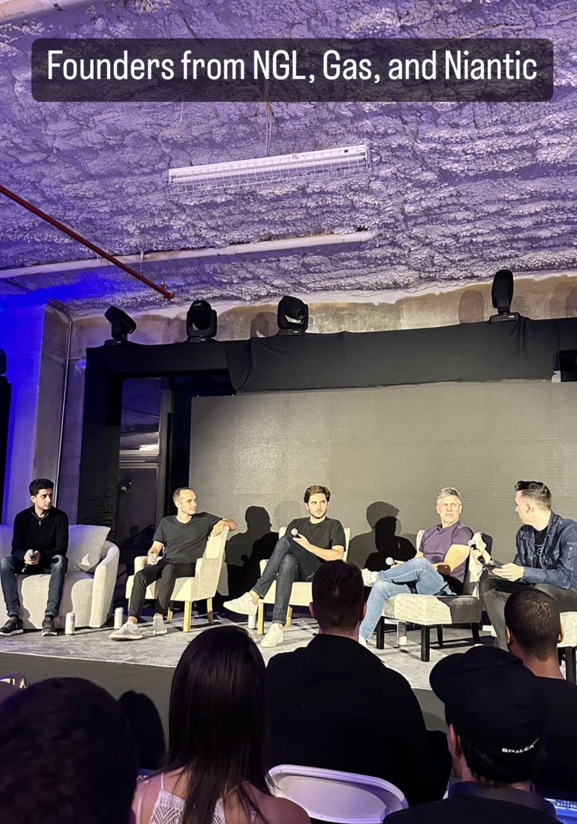horatioecthomas's tweet image. A lot of new founders like myself are focusing on #buildinpublic. The founders on this panel make products that their USERS USE in public! What can you add to your product that makes users use it in public? #miamihackweek