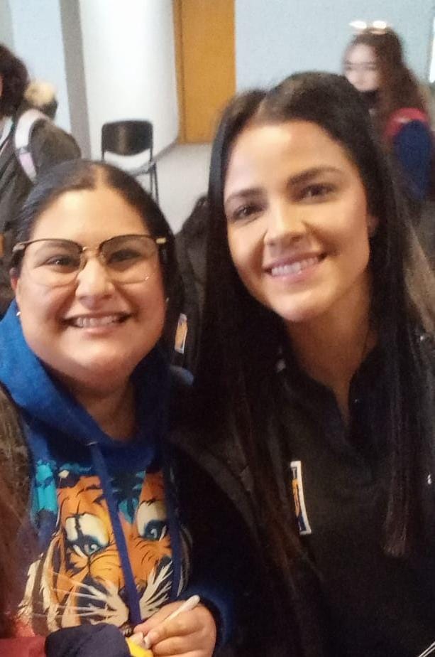 _fernnish's tweet photo. Atreverte a estudiar hasta los 32 LO QUE TODA LA VIDA quisiste estudiar @FOD_UANL desde el día uno se sintió correcto, SE SIGUE SINTIENDO CORRECTISIMO 😭 https://t.co/WnVj4RORlx