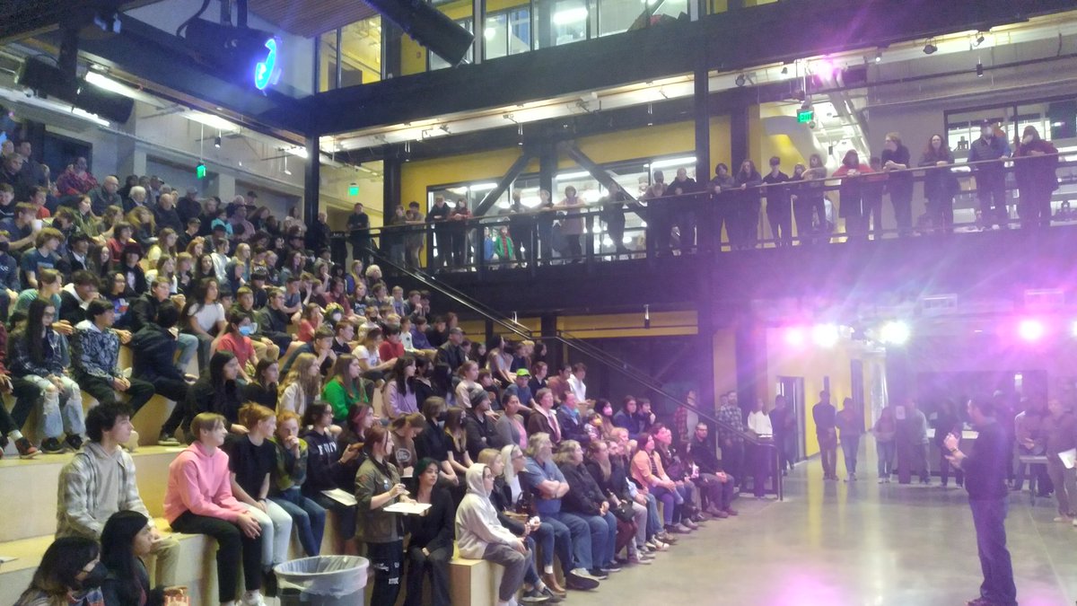 dmeadevps's tweet image. Night at The Museum getting kicked off @iTechPrep ! Getting ready for National History Day. Awesome night with students and community! @HiPstorywithMrZ