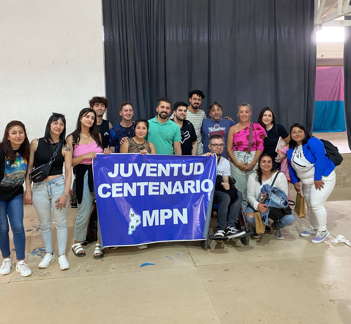 rociolara2235's tweet photo. Hoy participamos con los compas @juampi_burd2023 y @LNFittipaldi del #coprojuv 
Instancias como estas son necesarias para avanzar en la participación democrática.
Gracias @nataliagaray_ 💖

#somospresente
#somosjuventudes 
#MPN https://t.co/nLlMNgxq9g