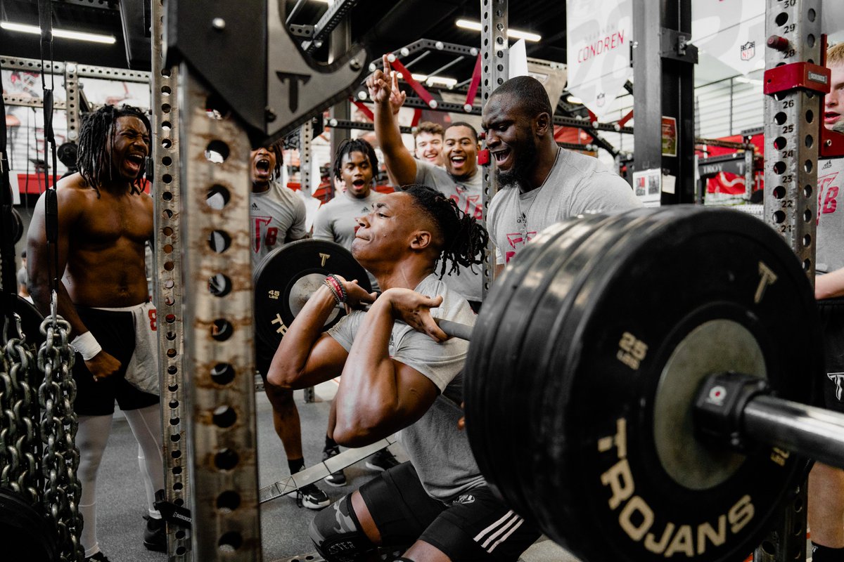 TroyTrojansFB's tweet image. Back in the lab 😤

#RiseToBuild | #OneTROY ⚔️🏈