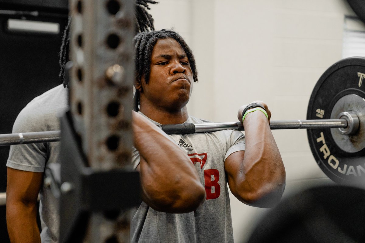 TroyTrojansFB's tweet image. Back in the lab 😤

#RiseToBuild | #OneTROY ⚔️🏈