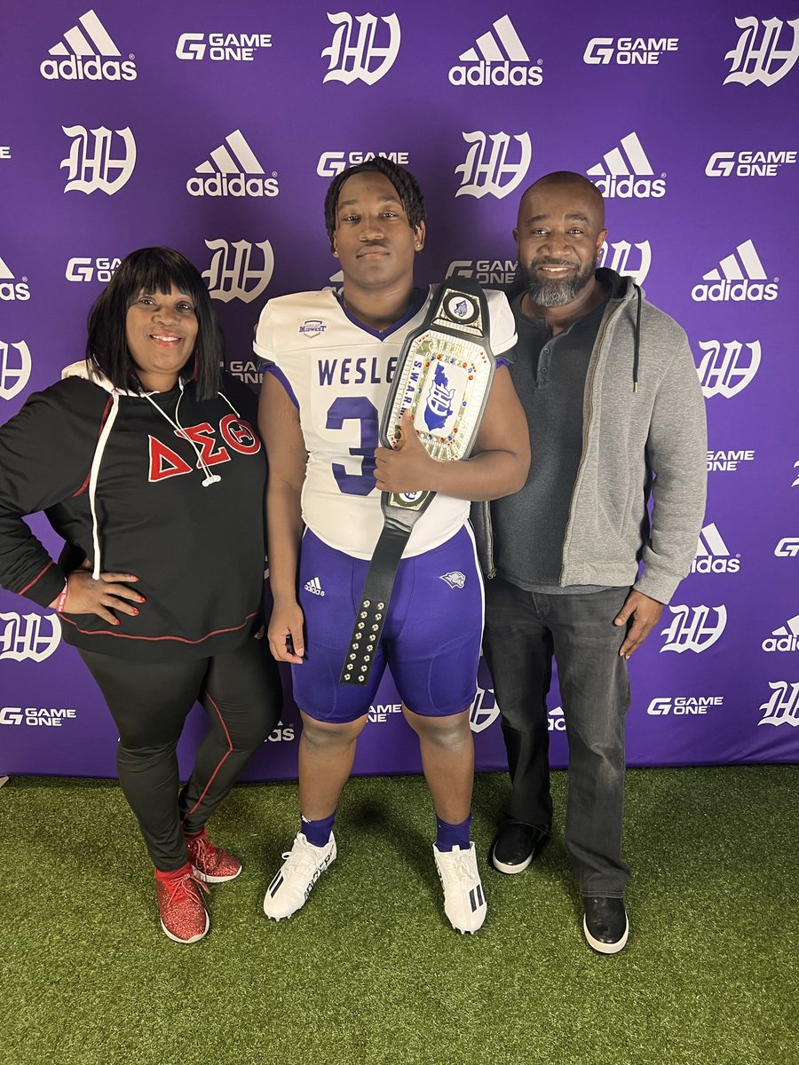 JarenTatum_75's tweet photo. After a great conversation with @CoachYoung41 i’m blessed to say i have received an offer from @kwc_football https://t.co/gSfdwV3zaK