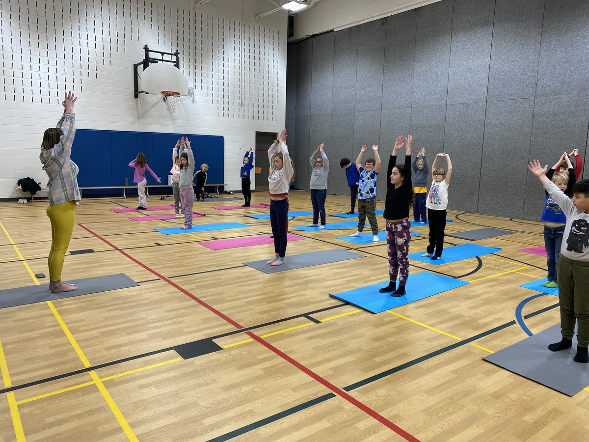 Mrs. Smith tweet media