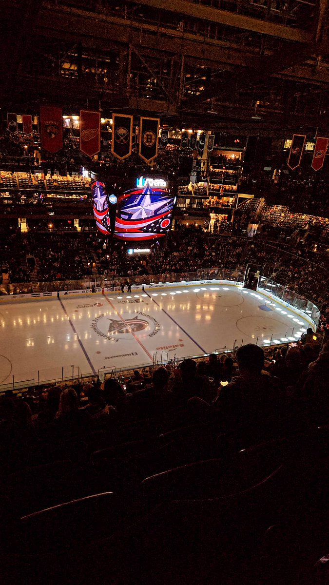 ThunderChickn's tweet image. Perfect picture from my seats tonight.

#CBJ #WeAreThe5thLine #Columbus @BlueJacketsNHL @CBJArtillery
