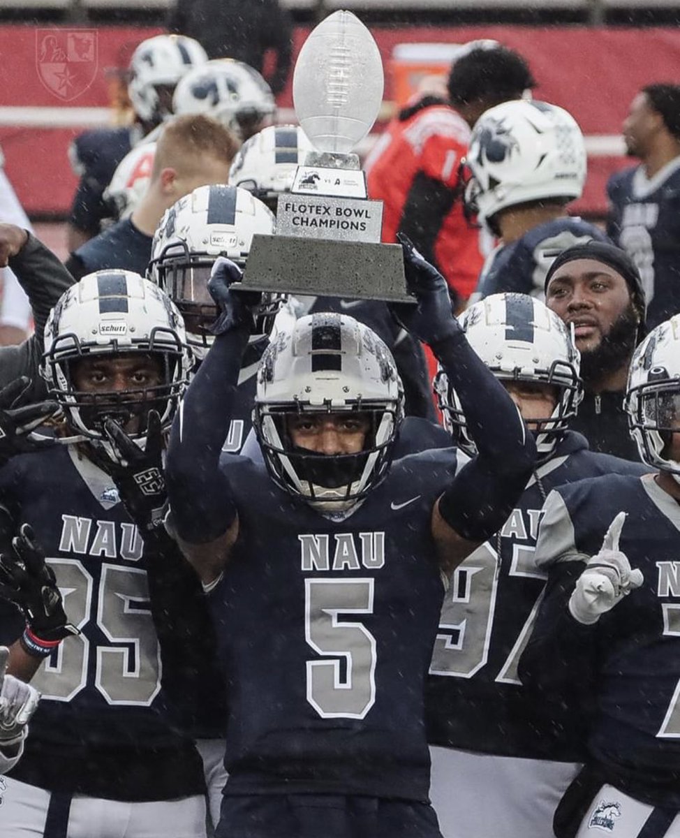 AustinStokes_11's tweet photo. Blessed to receive a offer from @NAU_FB @EJValentine1911 🤍💙

@coachfreddiej @CoachJonesA1 @7MichaelBishop @CoachReed06 @ReggieBrown59 @LegacyTitanFB 
#AGTG https://t.co/eceFA1NZmZ