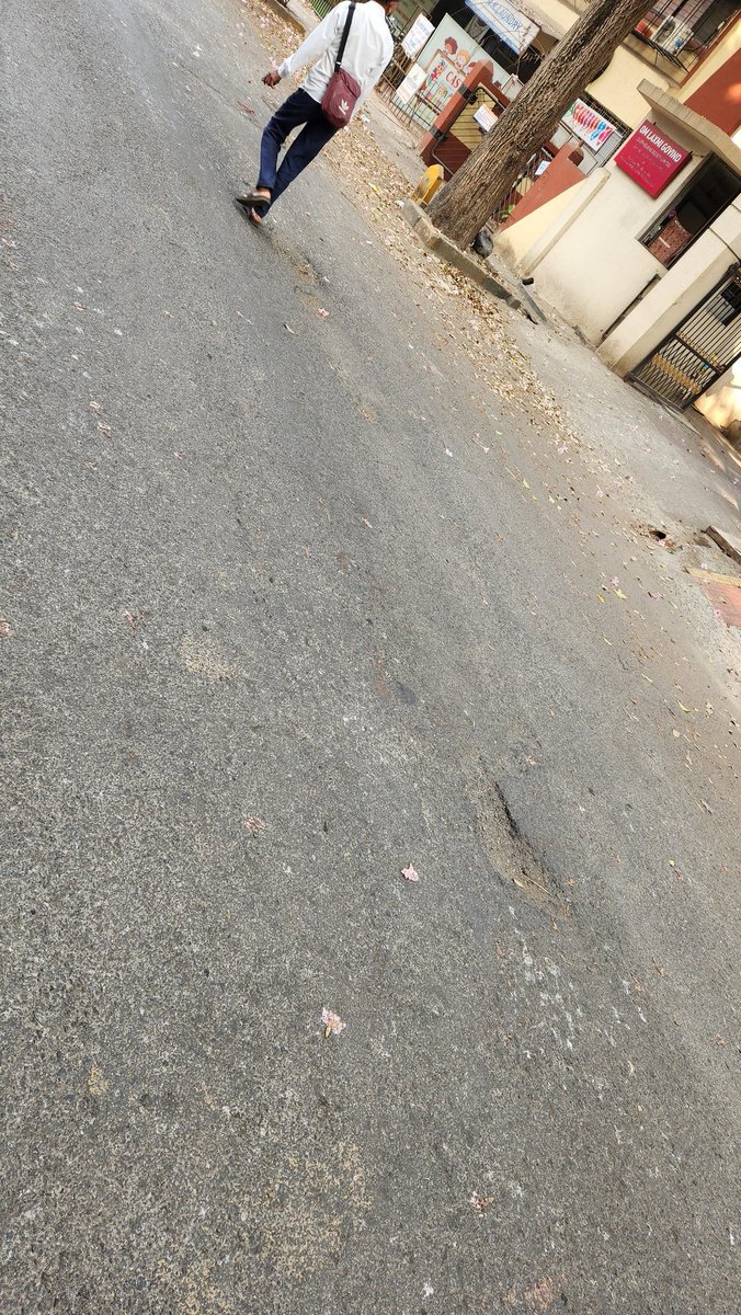 amitndoshi's tweet photo. For 2 wheelers. It just comes suddenly and can lose balance and fall. Can we have that filled up please. @mybmcWardRC @mybmc Location shared on image. Just next to that building. I actually fell at night since couldn't gauge. TPS III Road, Borivli west https://t.co/h7U6opnXSj