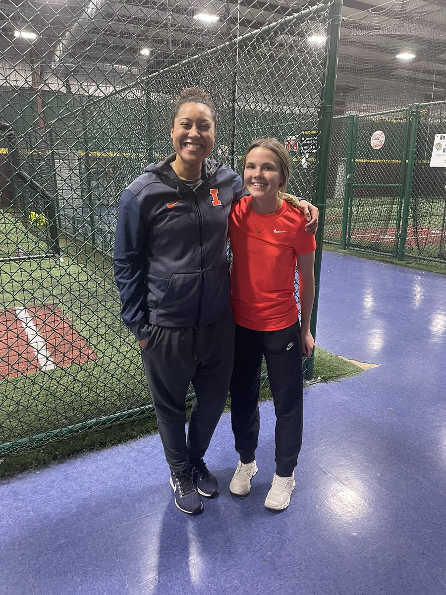 addison_goodin's tweet image. Love coming to get lessons with Nicole Cazley before season and working on my mental game and power!#Illini #slapping #powerhitting #softball #steeleknightssoftball #nbdbat #dbat