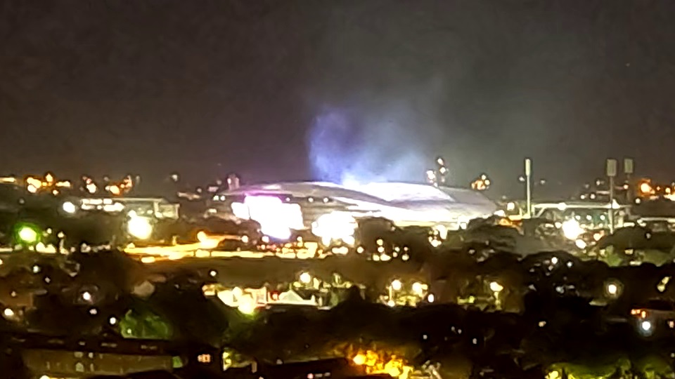 vaper_the's tweet photo. @jkelovuori In this video, it is #2ndHandFog pouring out of the stadium into the night sky. 😱
City poisoned! ⚠
#BanStadia. #BanFun!
#Sarcasm!
https://t.co/0WffcHLNVr https://t.co/crVdOsqr3D