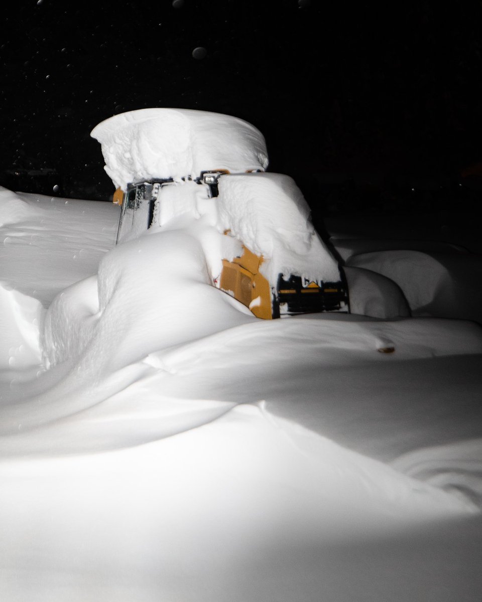 palisadestahoe's tweet photo. As January draws to a close, let's take a look back at this (almost) record-breaking month in our #JanuBURIED 2023 Recap blog!
❄️ In the last 20 years, we've only had one January snowier than this one... wanna take a guess which season it is?
https://t.co/pE1rUW3pkS https://t.co/bFXz0etceb
