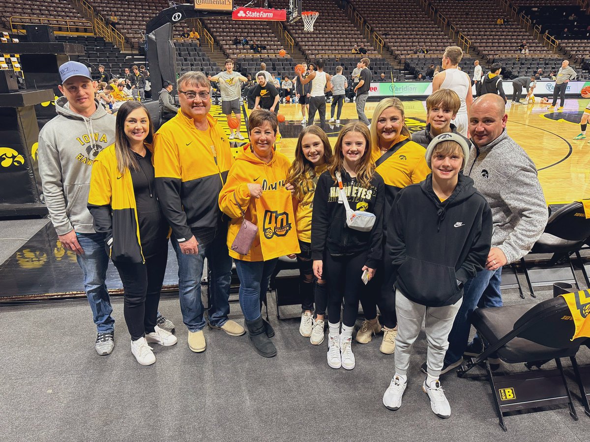 meremeremac's tweet photo. Let’s Go Hawkeyes! #CMS40 #FightForIowa https://t.co/ZaQfFBUIn7