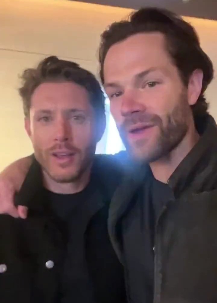 acklesism's tweet photo. OMFG J2 SUPREMACY WE WON 💞✨️ https://t.co/edo1rcGrFd