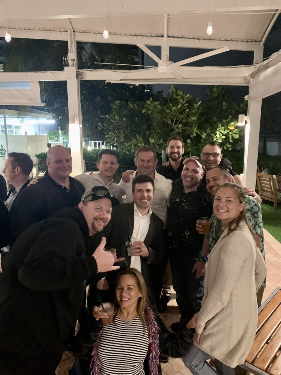chris_778's tweet photo. @buffalofireside Us LONGS stick together!@BackwellJp @NicolasLink @buffalofireside @JonathonBurbank @PiRickers #ilusfamily #ilusstrong#ilusSHM https://t.co/5Dt1oPQGBa