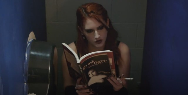 BooksInFilms1's tweet photo. Go Ask Ogre by Jolene Siana. Scream Park (Cary Hill, 2013) #BooksInFilms #BooksInMovies #JoleneSiana #CaryHill. Thanks https://t.co/g3elfzOpGW. Explore more real books in films in Instagram https://t.co/Lu3rWz4Tnb https://t.co/fTF33IR4VD