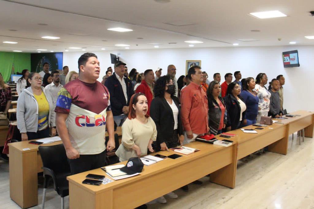 El equipo político del <a href="/PartidoPSUV/">PSUV</a> en el estado La Guaira está listo para una nueva etapa de trabajo. Esta tierra bendita de gente alegre y trabajadora seguirá invicta, venciendo adversidades y consolidándose como una potencia en todo su esplendor.