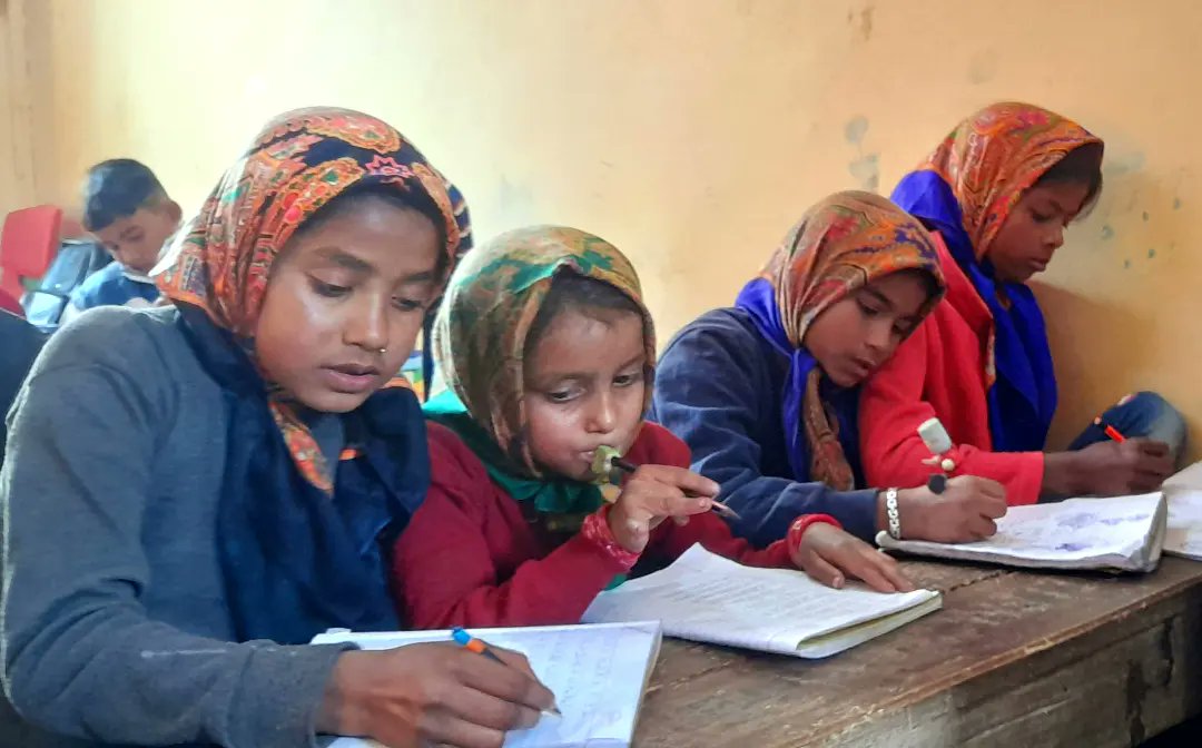 challengersgut's tweet image. Regular classes for the students of Challengers Ki Pathshala are going on well and continuously. ✍️📚
#education #basicrights #slumtoschool #kidslearning #Team #Challengers_Group