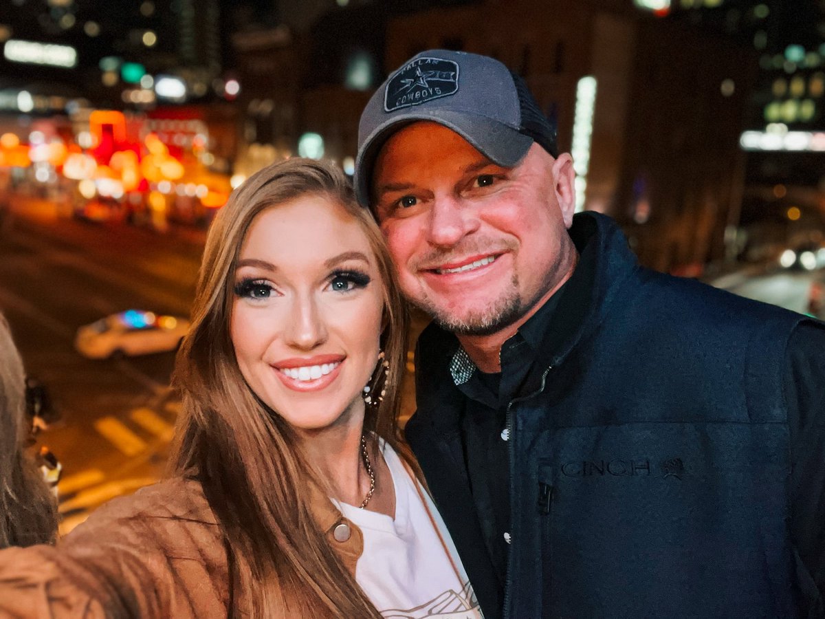 Alexis__Tiller's tweet photo. Nashville you were a blast 🖤🪩🎶 https://t.co/uKPlBu6Aba