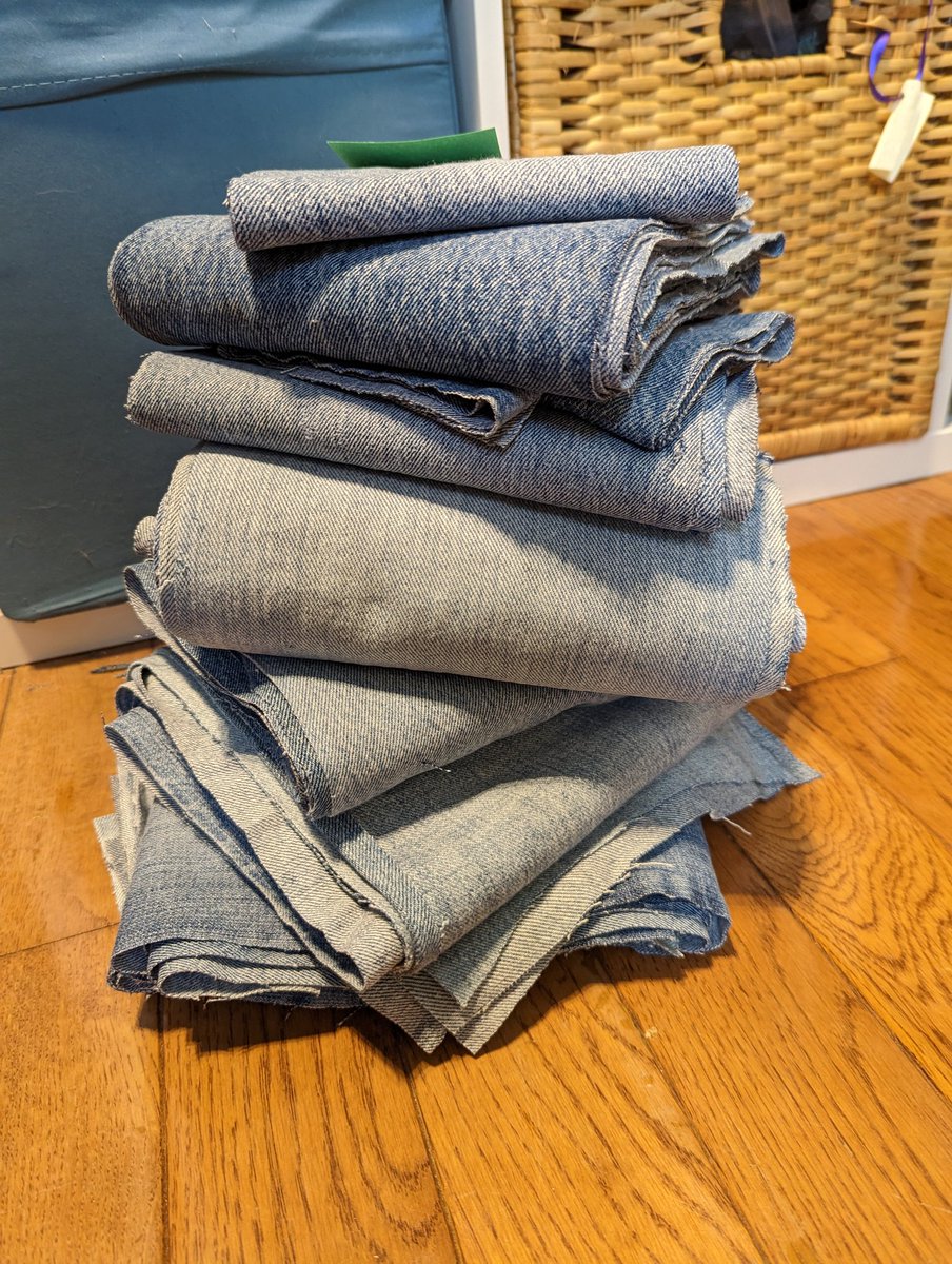 UpcycleTexStyle's tweet photo. How it started... And how it's going. 
There was a lot of cutting ✂️✂️✂️ but all the salvageable denim is ready for projects and the remnants ready for poofs. #jeans #upcycle https://t.co/caQwWCr0Ws