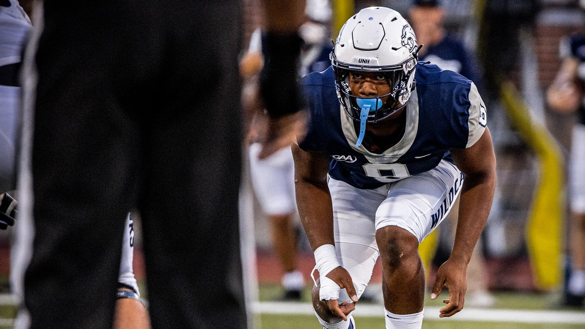 FCSFootball26's tweet photo. ▪️#FCS Player Spotlight▪️

UNH DE Josiah Silver (@JosiahSilver8)

-jr in 2023
-6-foot-2, 236 pounds
-2-time 1st Team All-CAA
-2021, 2022 All-American as a freshman &amp; soph.
-in 2 seasons: 135 tackles, 38 TFLs, 21 sacks, 8 forced fumbles

📸Rick Wilson/@UNH_Football https://t.co/S0ZBfDCXE7