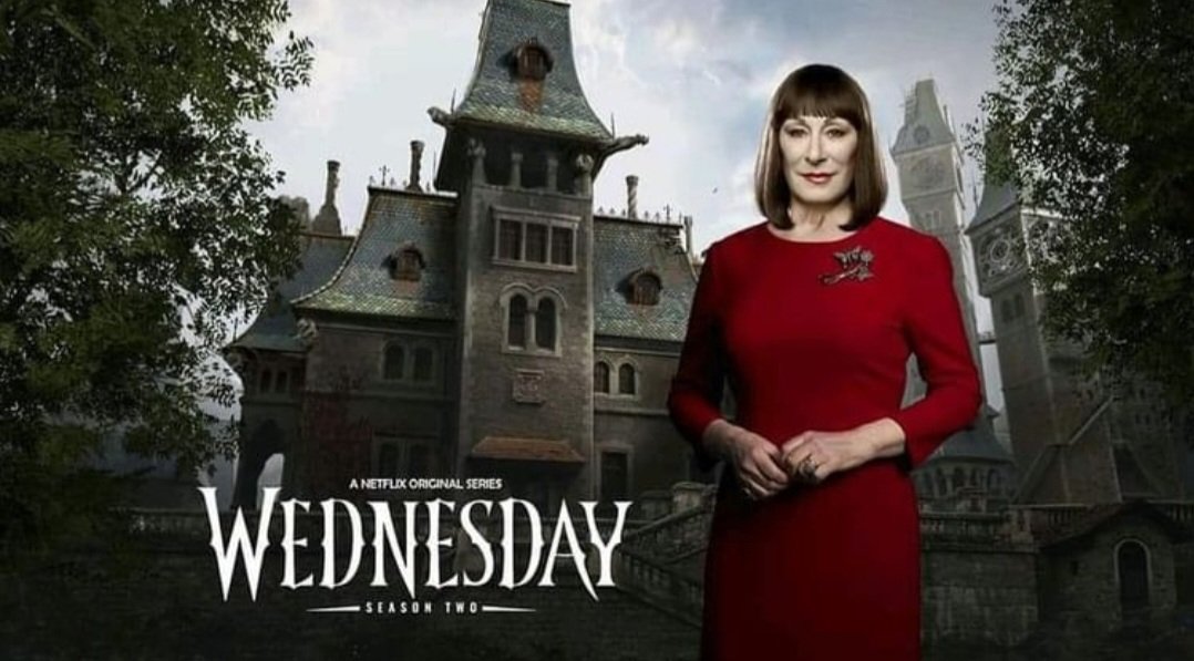 #AnjelicaHuston, la nueva #Directora del #colegio para la #temporada2 de '#Wednesday' en #Netflix