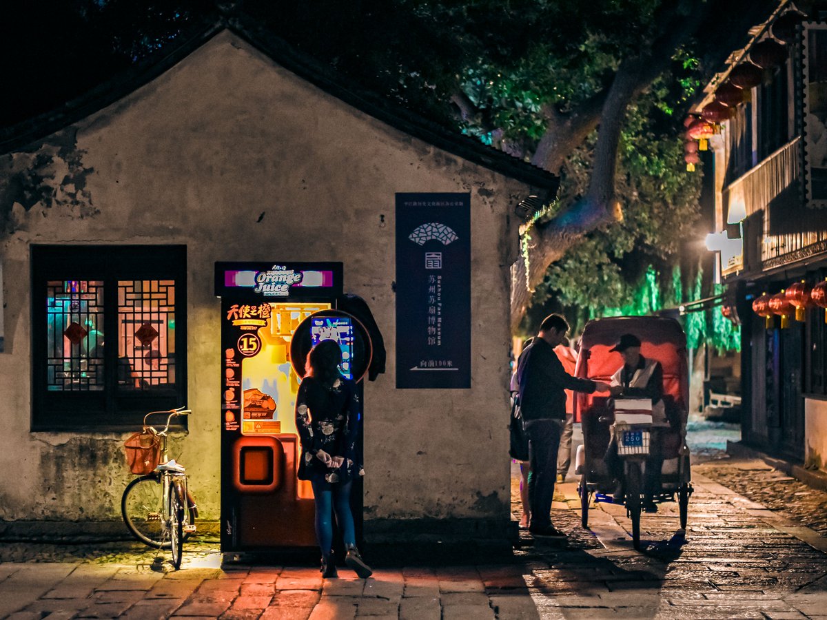 DANUCeramics's tweet photo. @AnAmazingChina 
Suzhou, located in the lower Yangtze River and not far from Shanghai, visited by Marco Polo in the 13th Century. Amazed by its beauty, he named it the 'Venice of the East' after his hometown.
 At over 2,500 years old, it is home to fine silks and other treasures https://t.co/QspBnrie0E