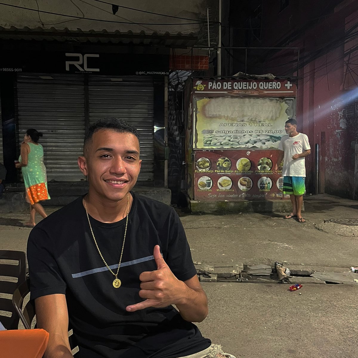 coepara97's tweet photo. No olhar a esperança e no sorriso a vontade de viver – este é o reflexo daquilo que sou.🕊️ https://t.co/AVLYo4wSL3