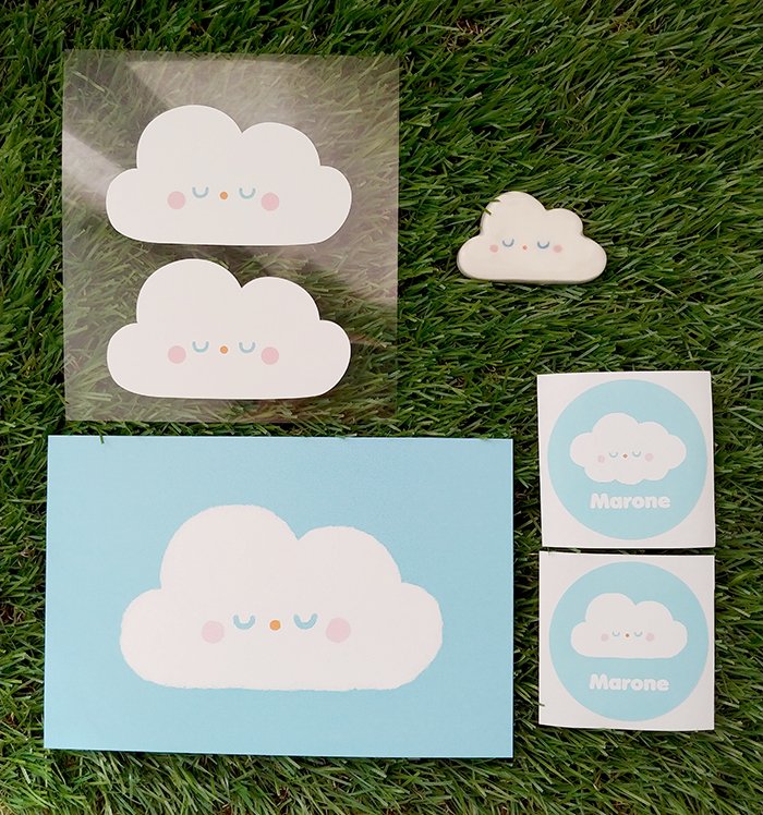 _maro__'s tweet photo. ☁알티+팔로우 이벤트☁
안녕하세요. 마로네 꿈 공장의 공장장 마로입니다. 마로네 첫 번째 이벤트를 엽니다. 총 두 분을 추첨합니다. 당첨자 발표는 2월 28일에 합니다.
한 분은 구름그립톡
한 분은 구름도자기+구름리무버블스티커+엽서
이렇게 선물로 갑니다. https://t.co/IMD0zhpd1z