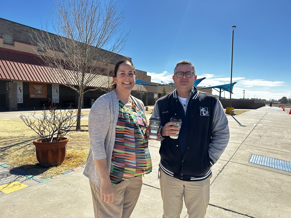 I ❤️ treating my gente! Today we celebrated 💯 days of growth! Drink of their choice from Tom’s to honor the work they do everyday for kids! #DreamBelieveAchieve #TeachersDeserveIt #WeLeadTx