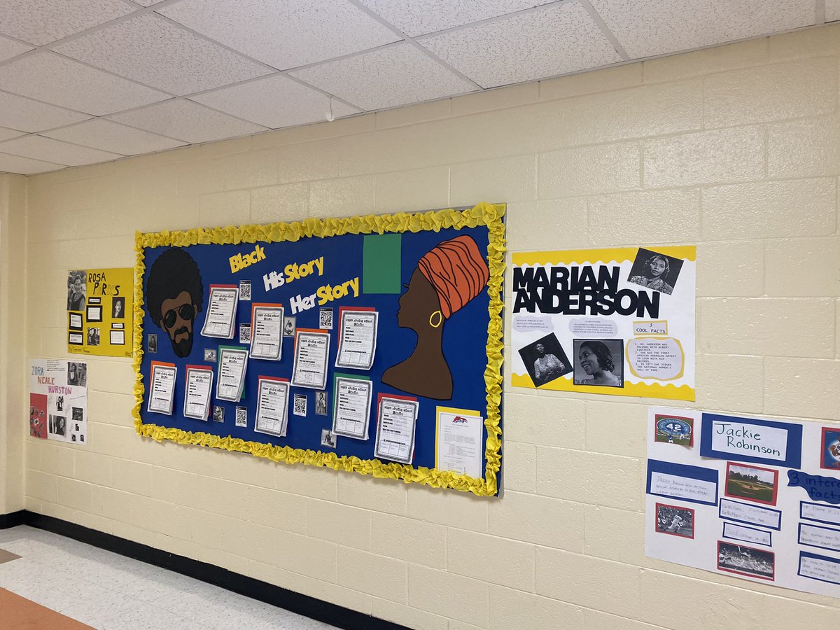 MsCBronner's tweet photo. New Bulletin Board!!!… I love it when our amazing students are excited to read their feedback. #BlackHistoryMonth  #new #bulletinboard #amazingstudents #read #feedback #ParklaneSoars @Parklane_Eagles https://t.co/wSOGnmnrpa