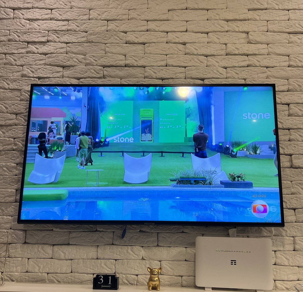 euamandaelis's tweet image. A música super animada e todo mundo chateado e reflexivo! 😅 #BBB23 #ModoStone