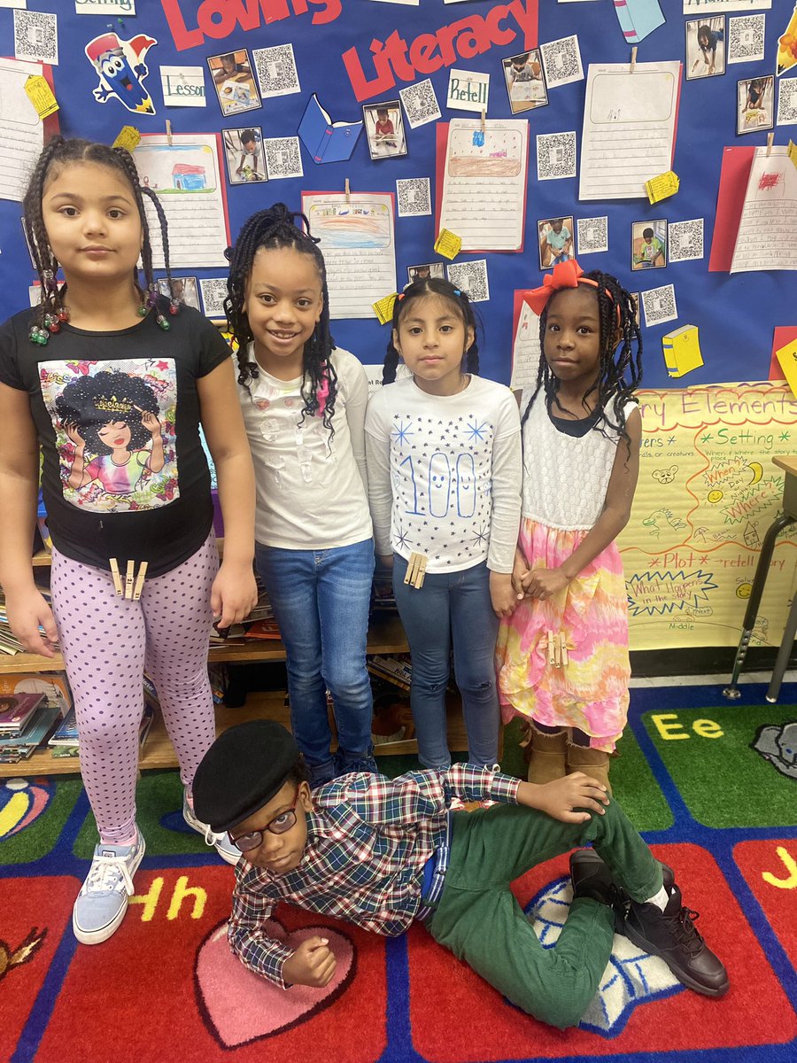 MsCBronner's tweet photo. Where is the time going??!! Already 100 days of great teaching and learning. #ParklaneSoars #100daysofschool #oldman #oldwoman #100items @Parklane_Eagles https://t.co/srDXIM8I5P