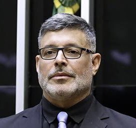 CostaMelo76's tweet photo. Esses são alguns dos deputados que hoje deixaram a vida pública, e foram para a PRIVADA. 👏🏻👏🏻👏🏻👏🏻👏🏻 https://t.co/H21pS3uXWI
