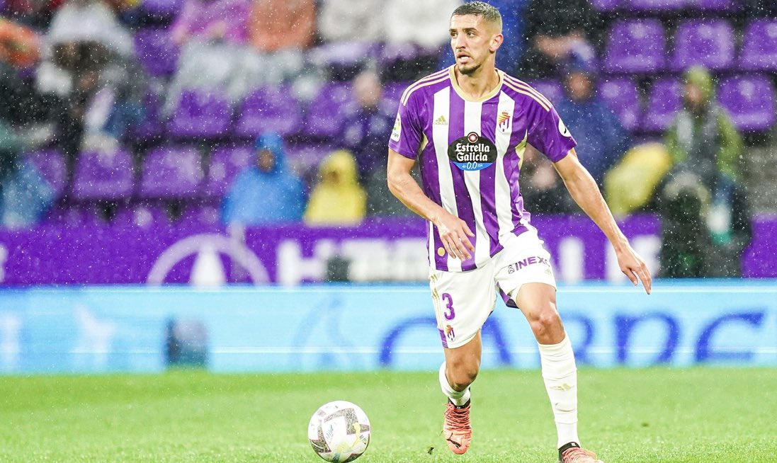 MondoCalcio_it's tweet photo. Zouhair Feddal, difensore marocchino classe 1989, quest’oggi ha rescisso consensualmente il suo contratto con il Real Valladolid. #Calciomercato #RealValladolid #Feddal #LaLigaSantander https://t.co/fSAa3tuDC0