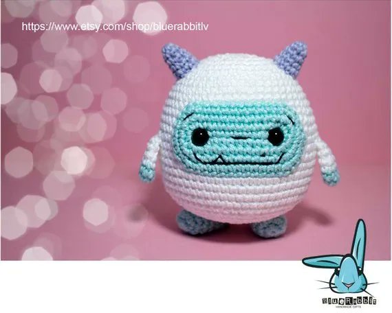knithacker's tweet photo. Baby It's Cold Out, So Crochet an Adorable Yeti Amigurumi! 👉 https://t.co/K6nFtRrhks #crochet #amigurumi #yeti https://t.co/AjKwOuv0lI