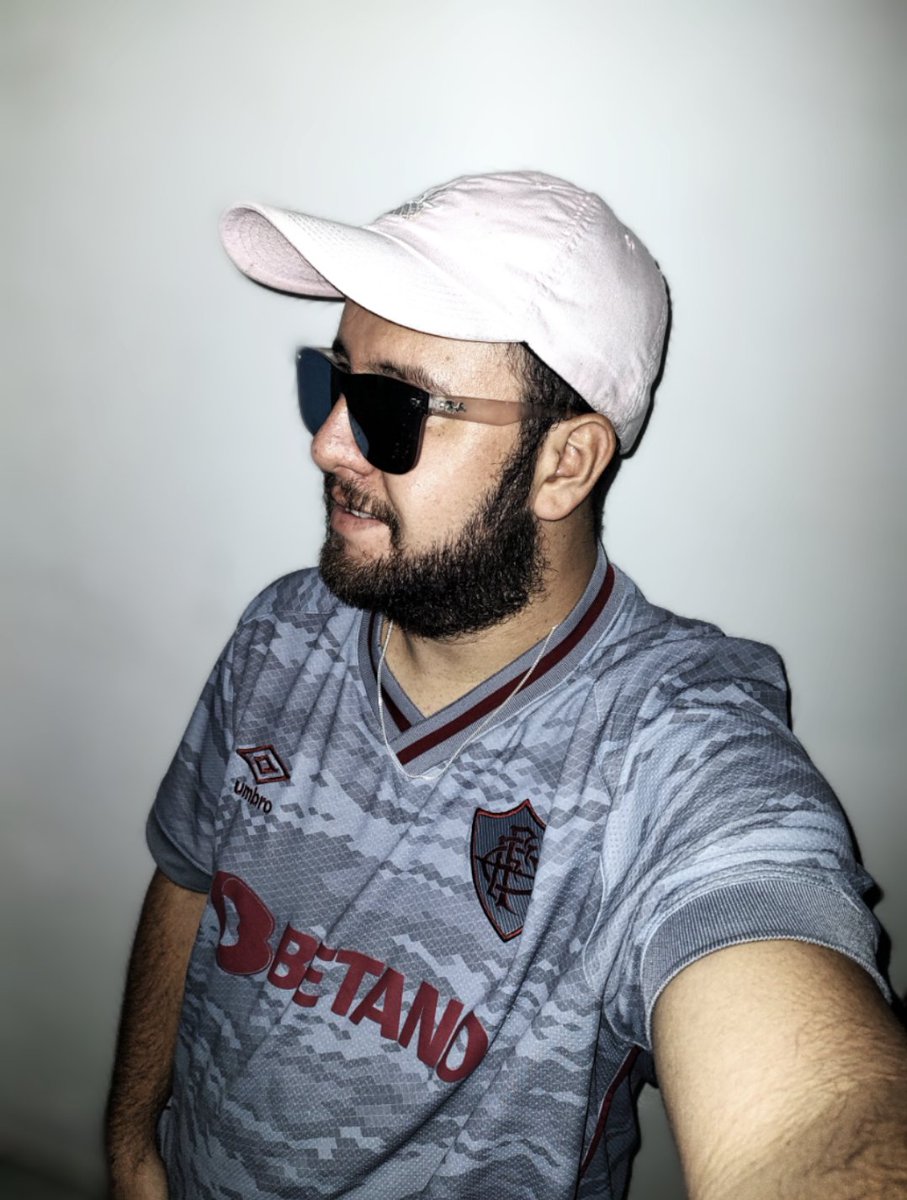 Valeriolm1294's tweet photo. Parabéns para MIM🥳👏🏻🎁🎂
Nesta data comemorando meus 29 anos
Que a cada dia Deus possa continuar abençoar minha trajetória 🙌🏻 Amém https://t.co/sD6dSnGBYC
