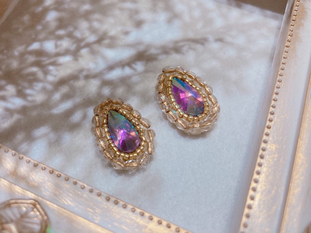 cadre_accessory's tweet photo. #アクセサリーは魔法

#ビーズ刺繍
#ハンドメイドアクセサリー https://t.co/G7CbN6y0RQ