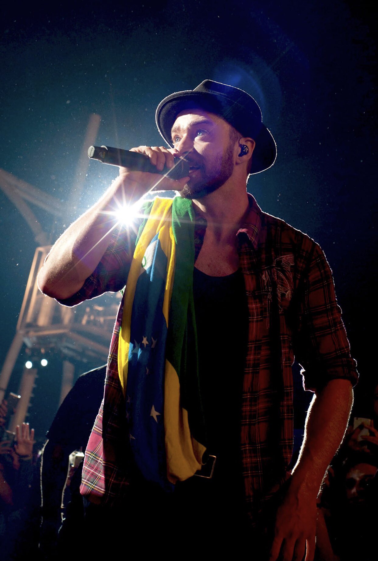 Brazil loves you Happy Birthday Justin Timberlake          