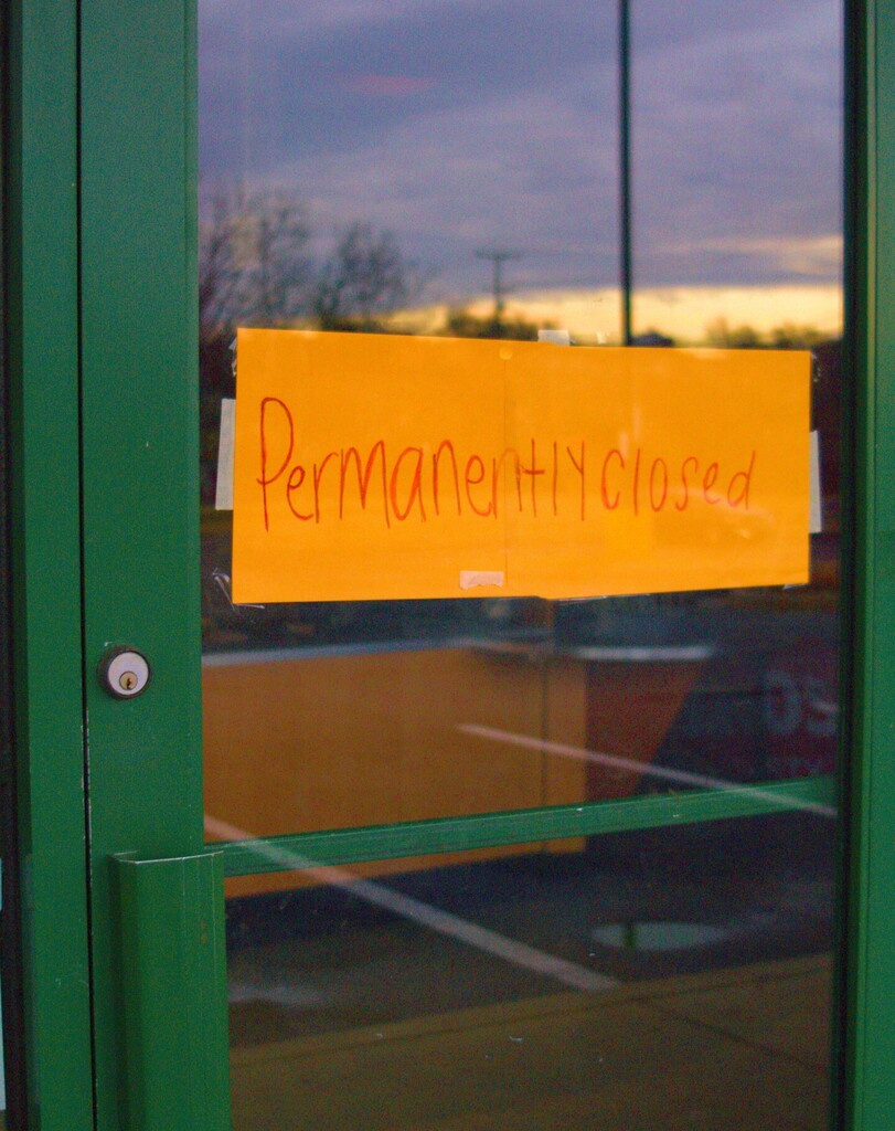 tom_swiss's tweet image. Closing out the #FunADay for January 2023, one more bit of #photography: "Sign Of The Times".

Whether that's a positive or negative sign, depends on what you think of the place in question, I suppose. For purposes of the art, I'll leave it to your imagi… instagr.am/p/CoGlBIYD2jX/