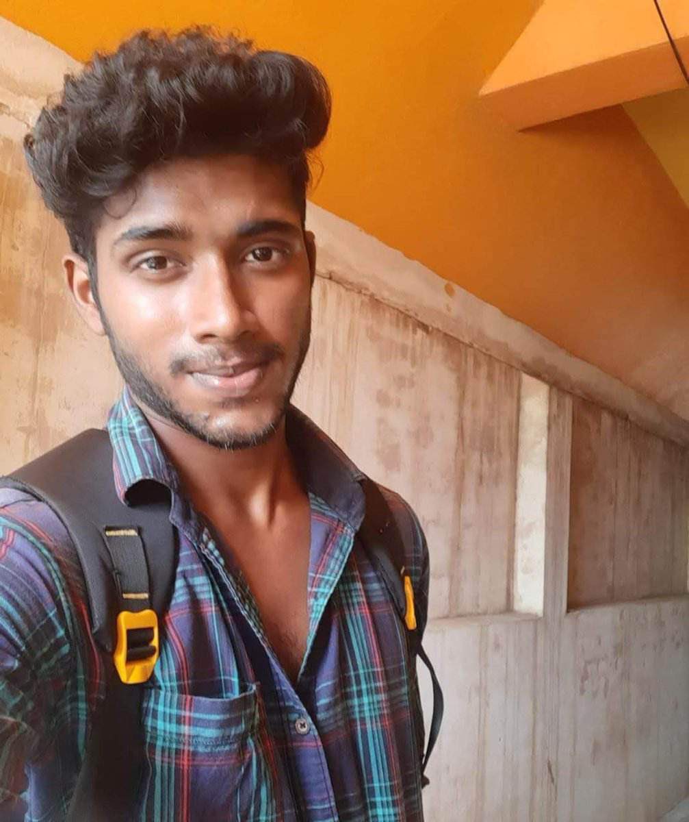 chennaibigasbtm's tweet photo. Watha enga da irukinga Ninga laam🥵
Chennai laye enga area la thaan Mokka top ah irukku elaam 😞 https://t.co/qjtDqbM7eg