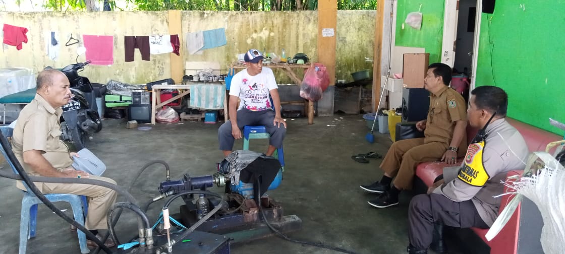 Kayadin5's tweet photo. Giat bhabinkamtibmas menyambangi warga binaan bersama aparat kelurahan
#polisi
#polisiindonesiea
#polisihumanis
#divisihumaspolri
#temanpolisi
#humaspolresgorontalokota
#kapolresgorontalokota
#Polresgorontalokota
#polsekkotatengah
#bhabinkamtibmas https://t.co/wCs3gj0Lqm
