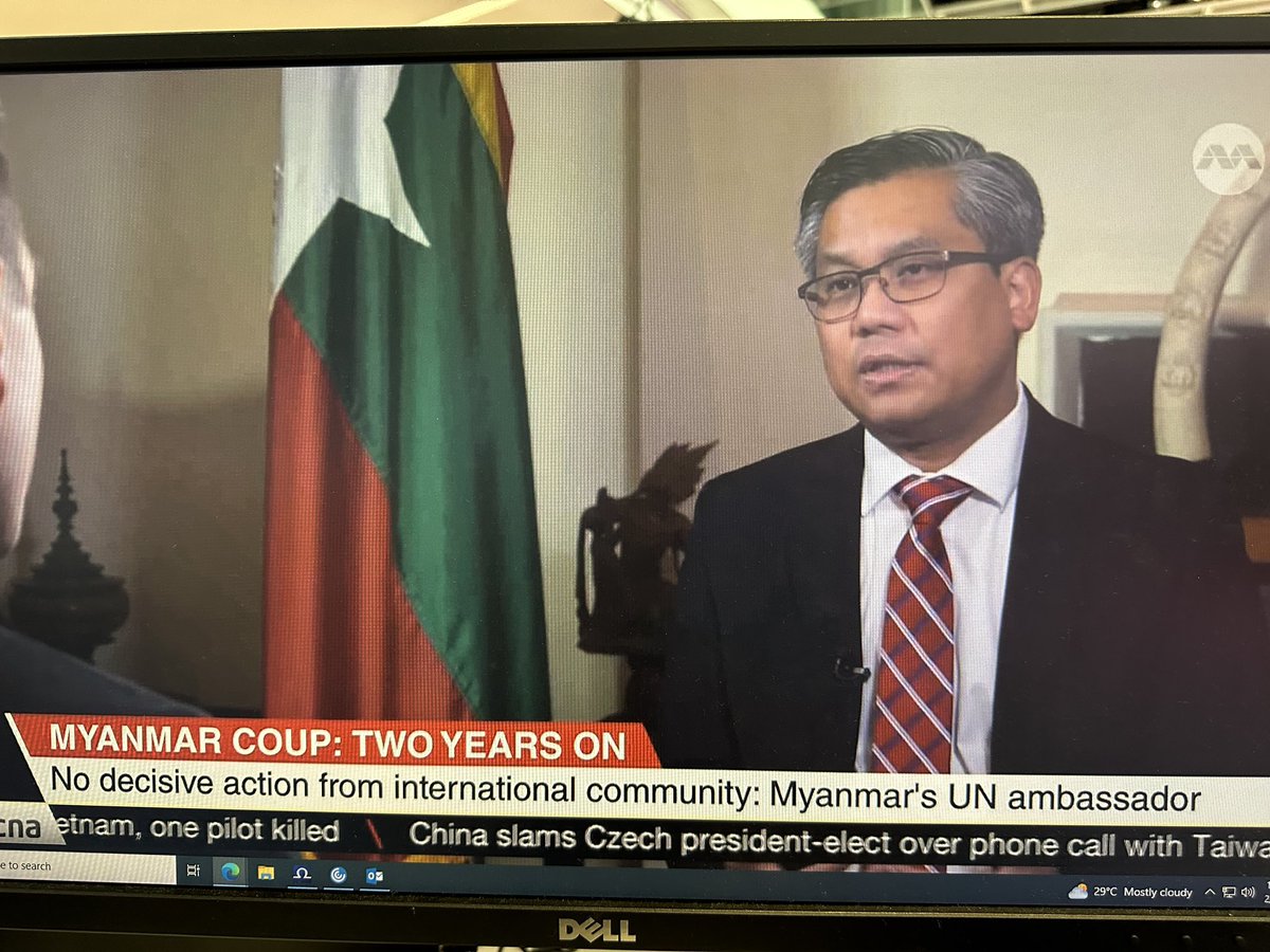 LeongWaiKitCNA's tweet photo. ICYMI: 

1/4

My @ChannelNewsAsia colleague @willdenze spoke to #Myanmar’s UN representative Kyaw Moe Tun 

Kyaw Moe Tun, who represents @NUGMyanmar, had hoped the UN Security Council pushed for arms embargo https://t.co/8RXxYh0U3h