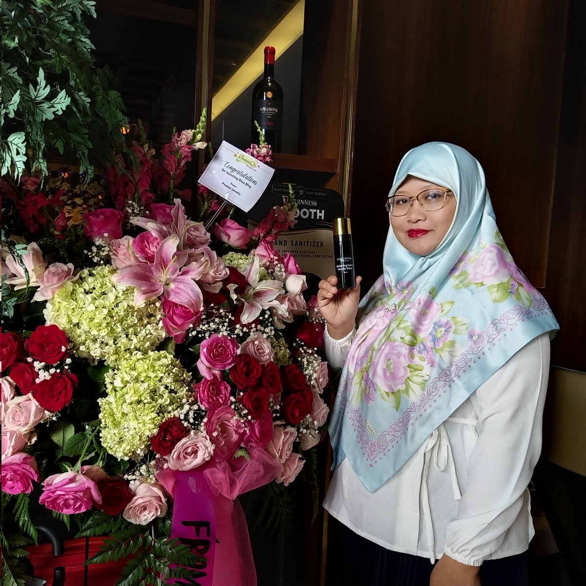 LeylaHana's tweet photo. Siang ini saya hadir di acara launching #DissyBling Skincare Dissy Bling dari Ussy Sulistiawati. https://t.co/1V75dlaQA3