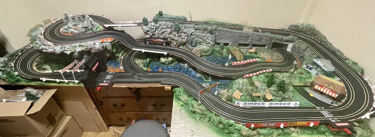 Aquí os dejo , la maqueta que he estado preparando estos días! Espero que os guste. #slotcar #scalextric compact #Carrera #carrerago #modelcars #mountain #rally #racing