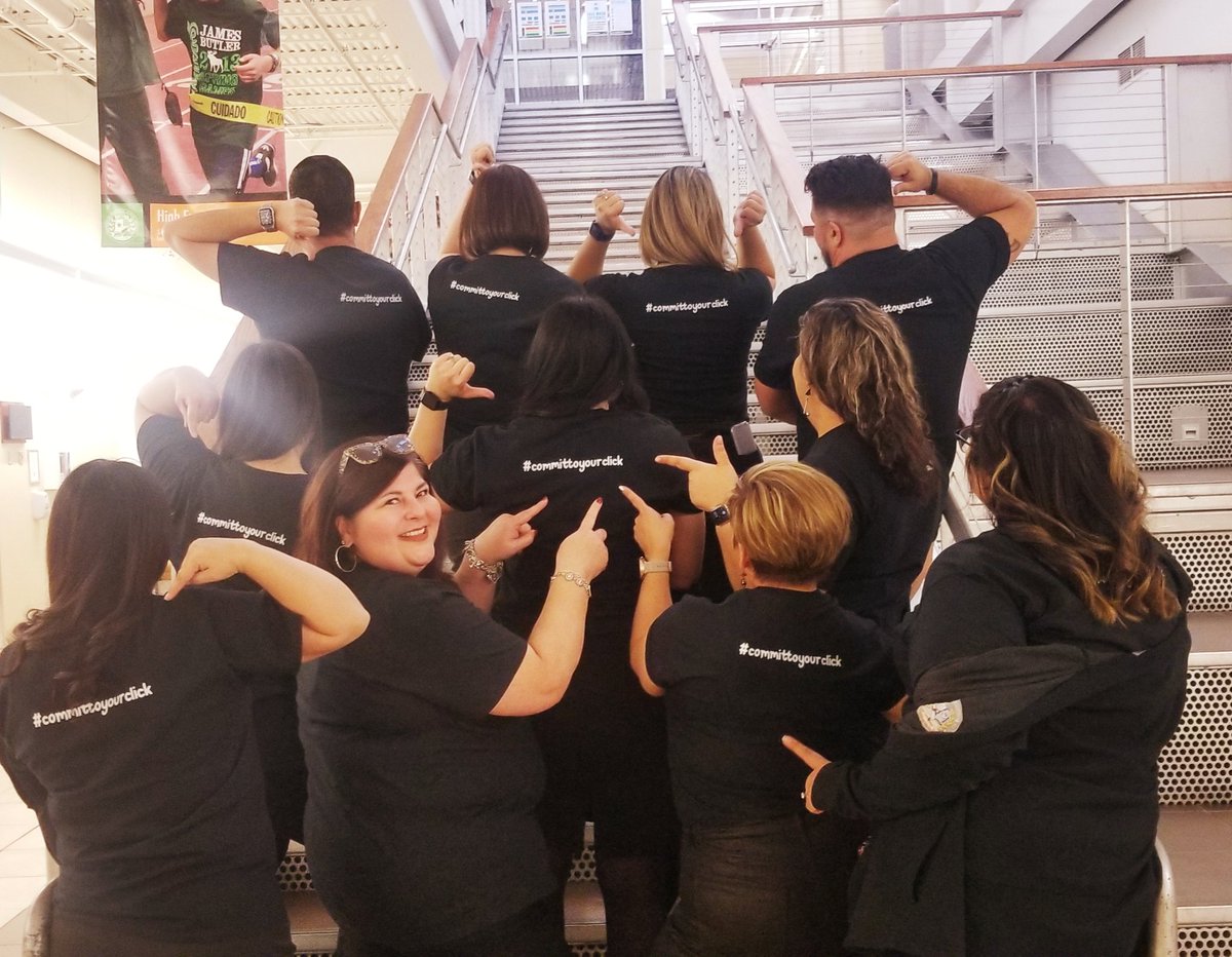 VSanchez_CI's tweet photo. I'm truly honored to be apart of this AMAZING TEAM. Thank you District IOs for this heartfelt suprise today at SCIE Academy.❤ Thank you for your faith and support in my work. I love what I do ❤"No te apures pa que dures"👍#committoyourclick #EduphoriaROCKS #TeamSISD @eduphoria https://t.co/zzOpoVabcU