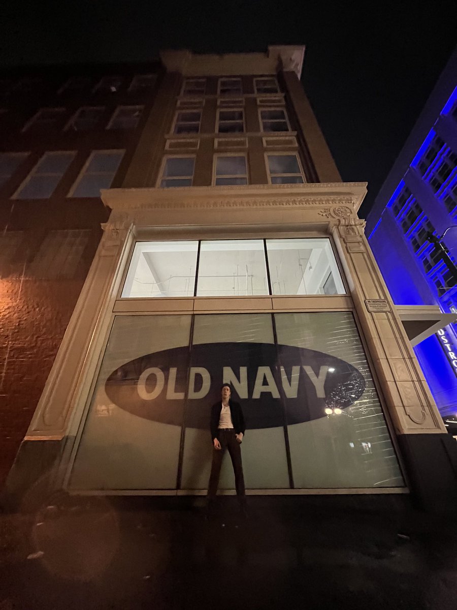 BeazelyJosh's tweet photo. Maybe one day. @OldNavy https://t.co/3n6RxaQjrh