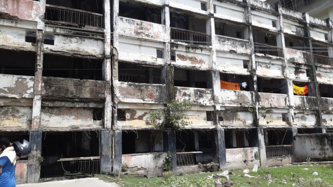 MumbaichaDon's tweet photo. Pic 1: General Ward in Govt Hospital in Bihar
Pic 2: General Ward in Govt Hospital in UP
Pic 3: Medical college in Bihar
Pic 4: Medical college in UP

This happens when you choose Caste/Community/Religion
OVER Development.

Bihar chose Caste/Community.

UP chose Development. https://t.co/ZgC33d15R6