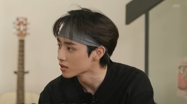 finnknoxai's tweet photo. SUNWOO HEADBAND .... .... ... https://t.co/75BxxHNE60