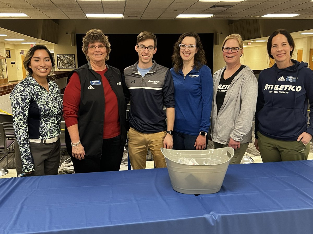 paytgerj's tweet photo. What a fun Tuesday! Made it to Michigan and spent the day with @KathySteuwe. Had our Winter AT Meeting, visited John B, Josh M and ended with an @Athletico Night with Ben B. This group of ATs are greAT! #OneAthletico https://t.co/g2AdWZdfGN